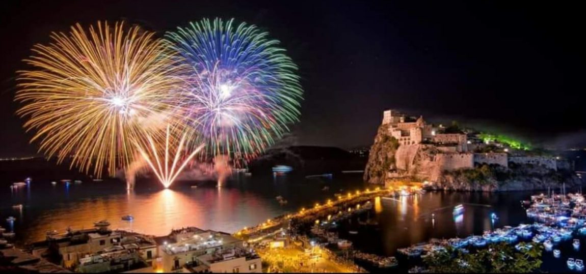 Capodanno a Ischia 2026/27: festa in piazza, tuffo di San Pietro e cenone