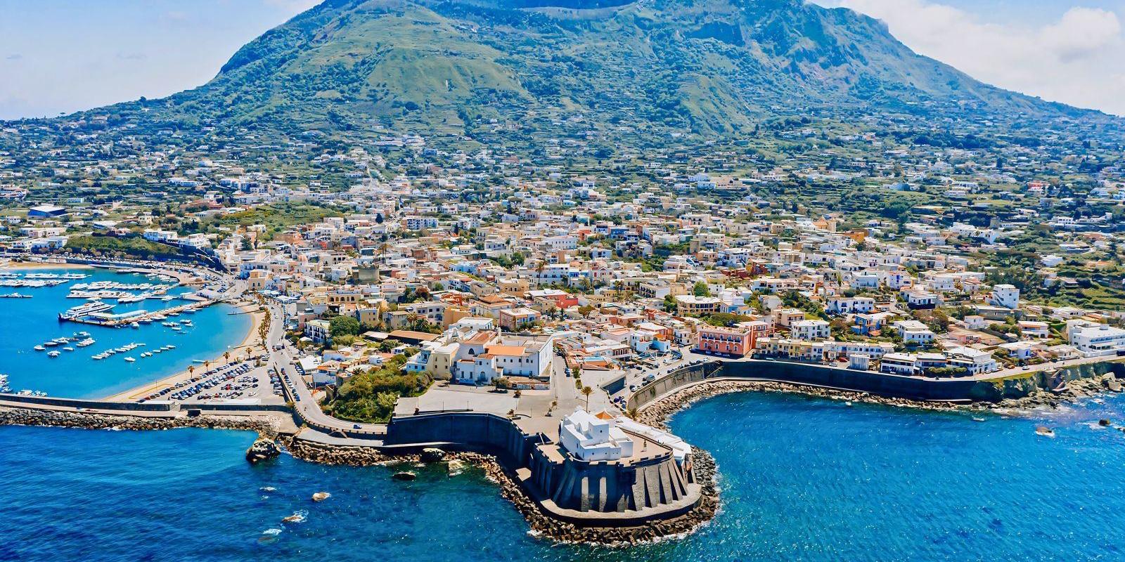 Ponte dell'Immacolata 2026 a Ischia: mercatini, luminarie e presepi