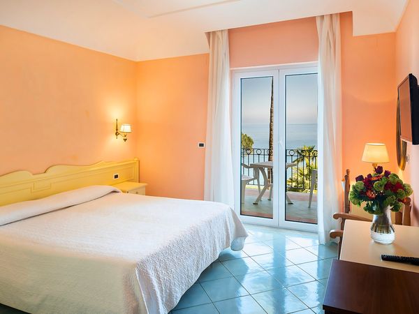 Hotel Terme Alexander — Ischia Porto, Ischia