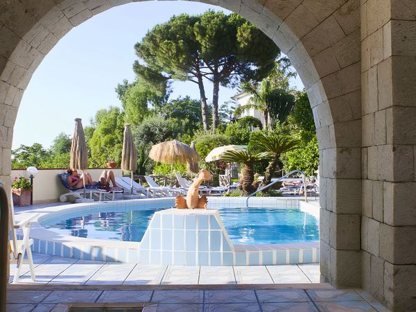 Hotel Terme La Pergola — Casamicciola Terme, Ischia