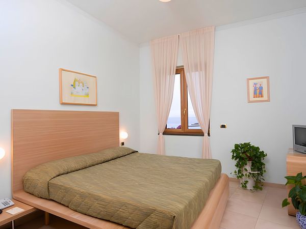 Hotel Villa Carolina — Forio d'Ischia, Ischia
